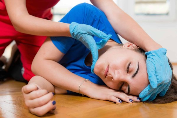 Médecin de garde : comment il traite une intoxication alimentaire ?